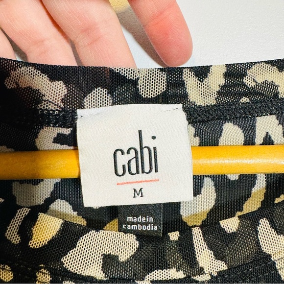 Cabi Sweetheart Top Size Medium Style #4163 Fall 2021 Black Ivory Animal Print - Picture 6 of 11